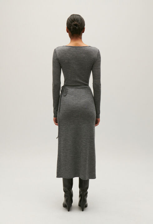 Vestido midi de punto de lana gris claro