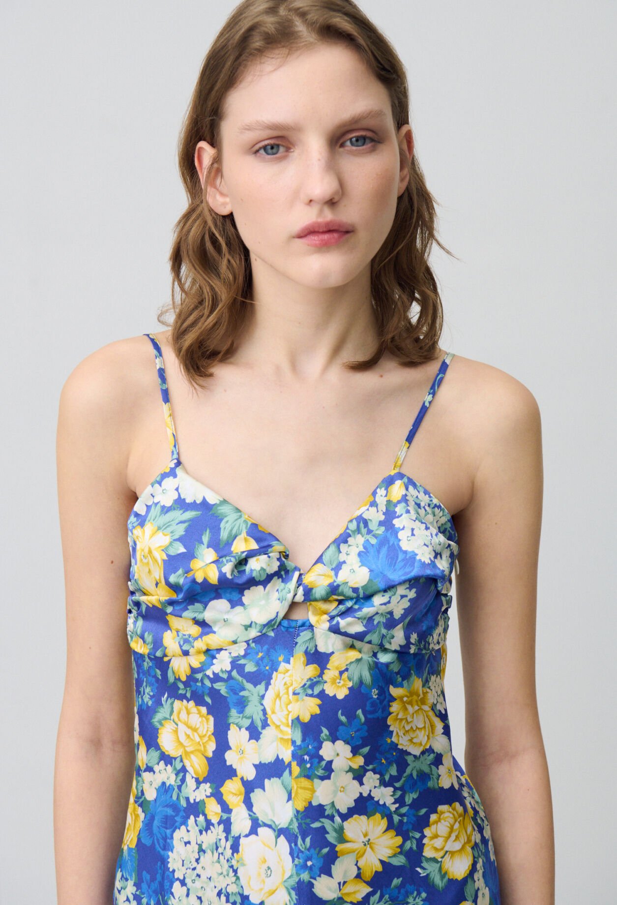 Vestido largo satinado estampada