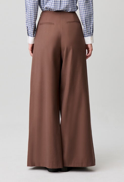 Pantal&oacute;n corte recto ancho