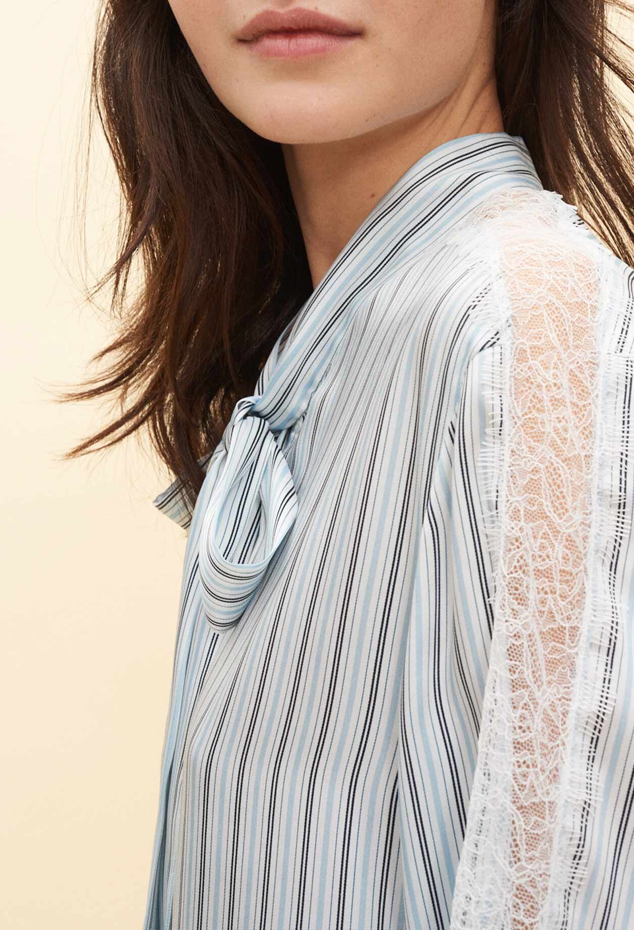 Camisa con cuello chalina