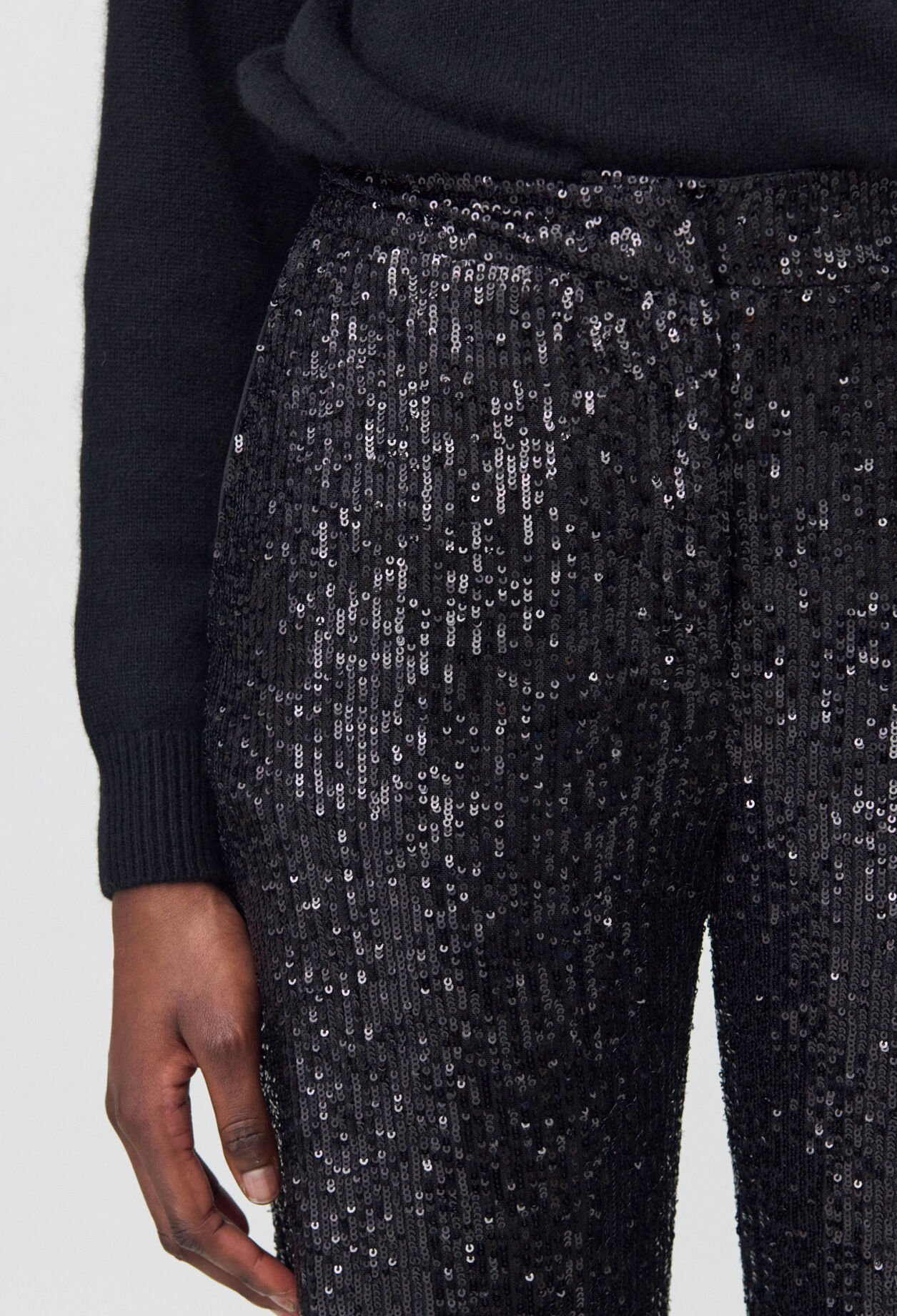 Pantalón recto de lentejuelas negras