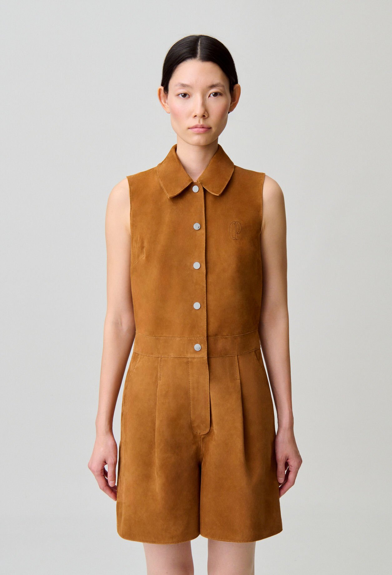 Mono de cuero sin mangas