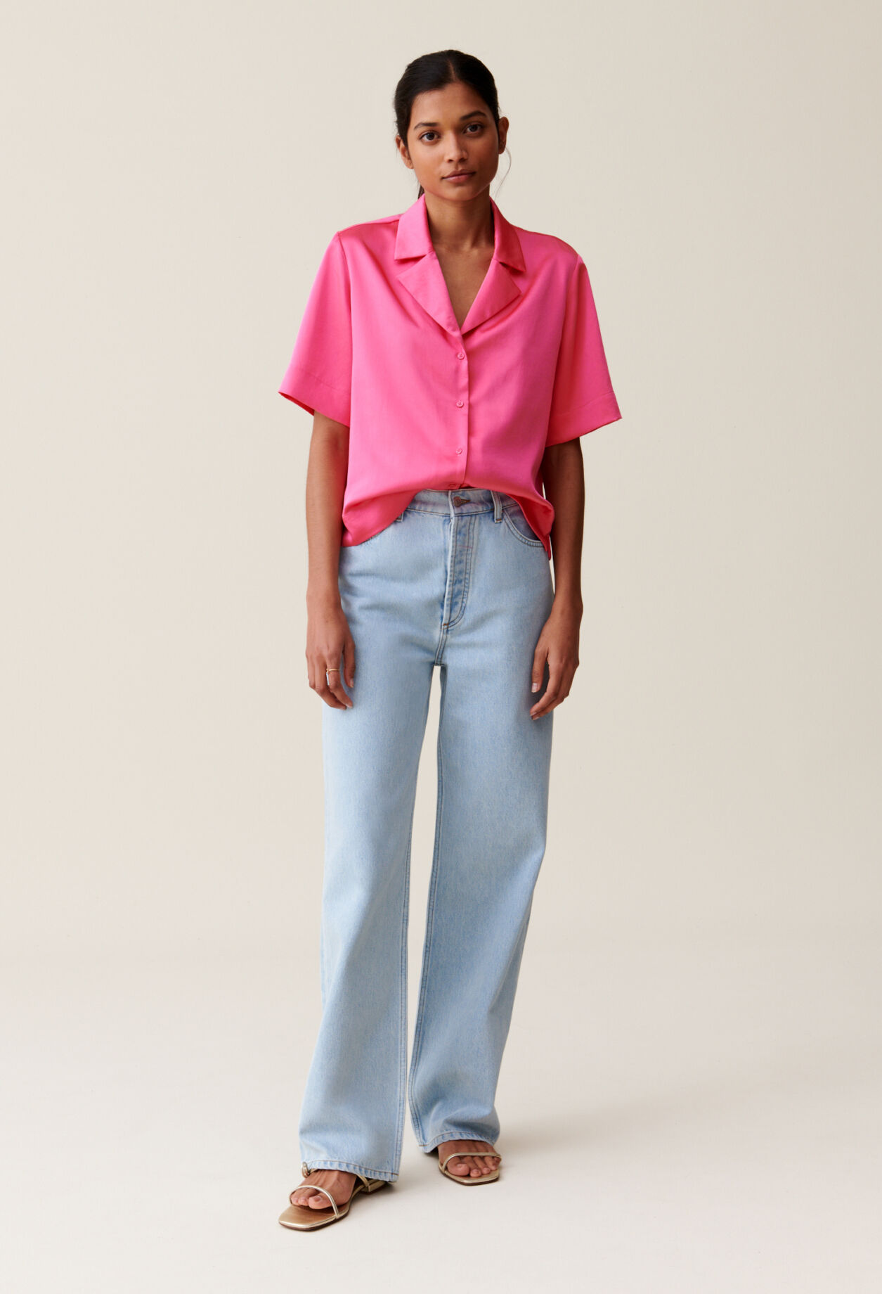 Camisa vaporosa de manga corta