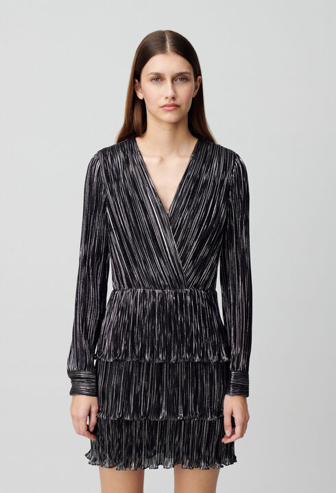 Vestido plateado corto de volantes