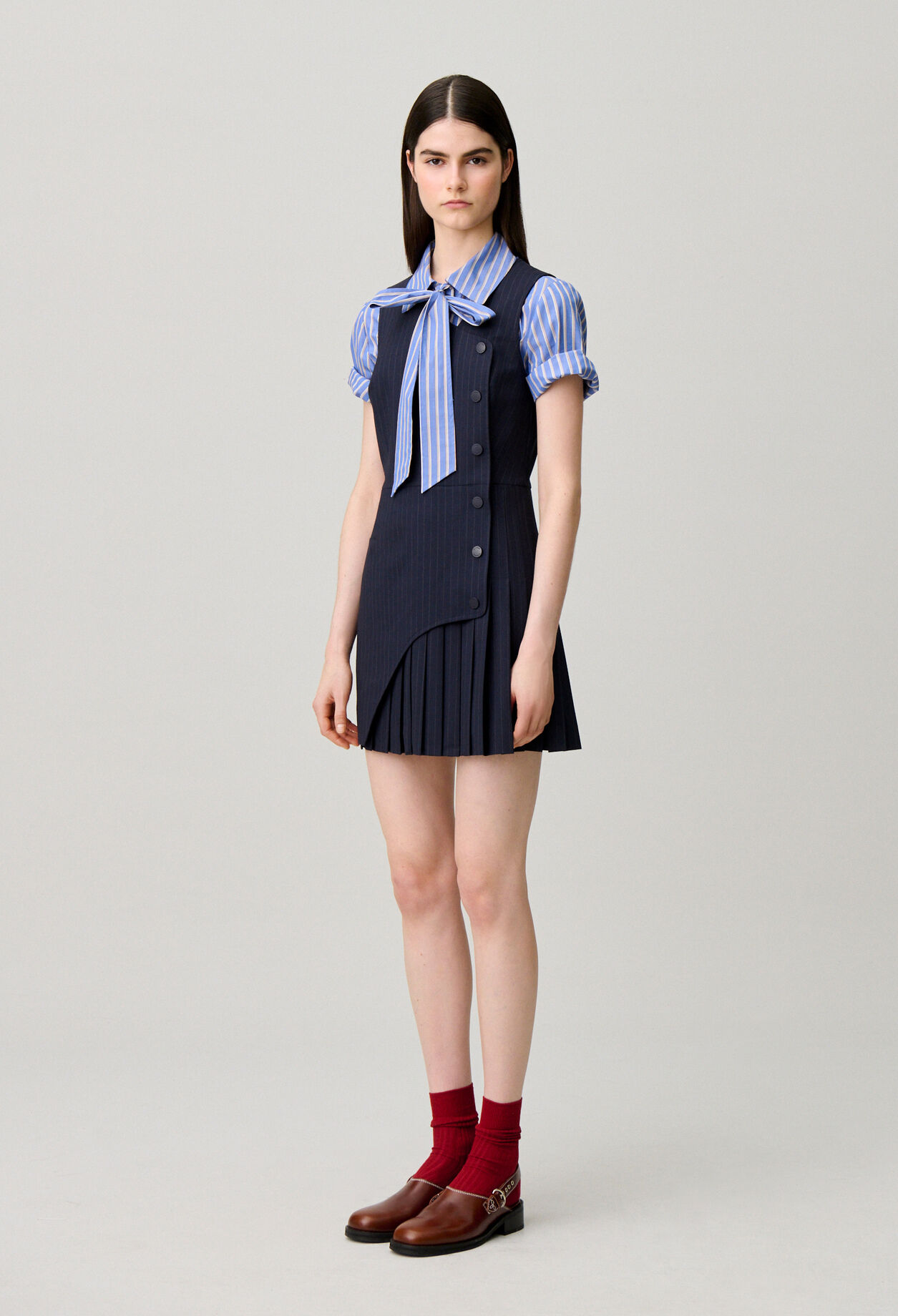 Vestido corto sin mangas