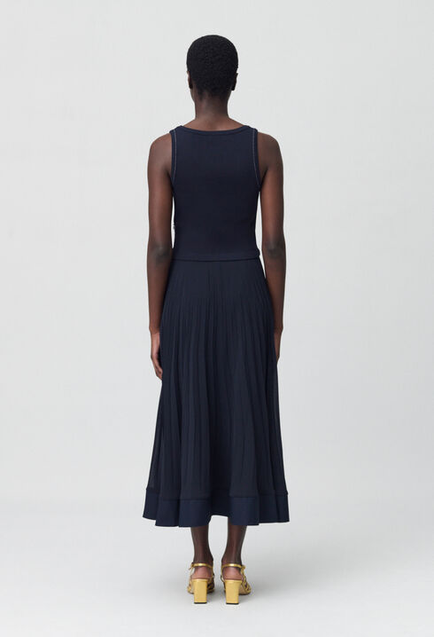 Vestido largo plisado en azul marino