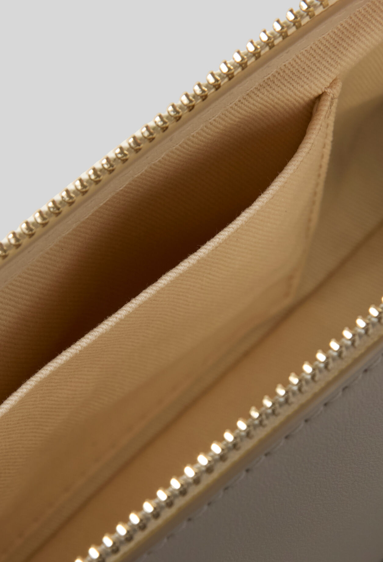 Bolso de piel lisa flexible