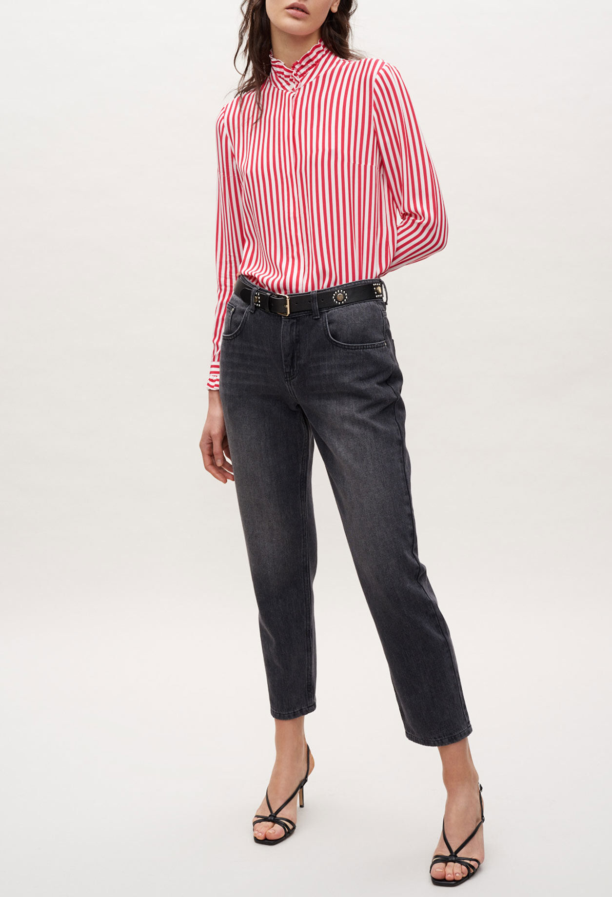 Camisa de rayas rojas y blancas