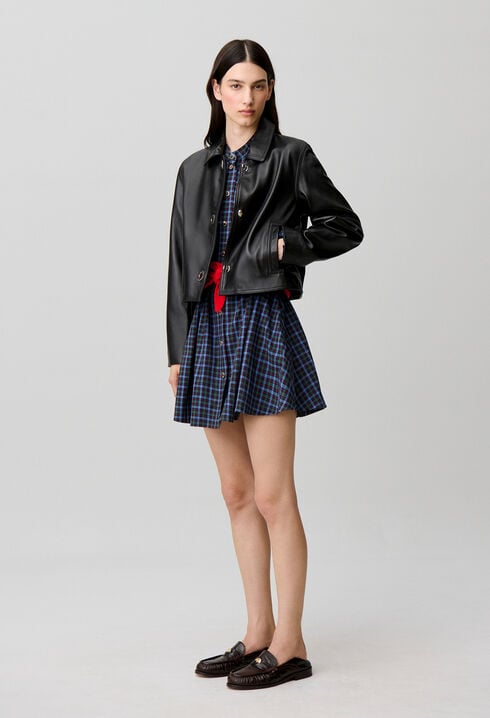 Chaqueta corta de cuero negro