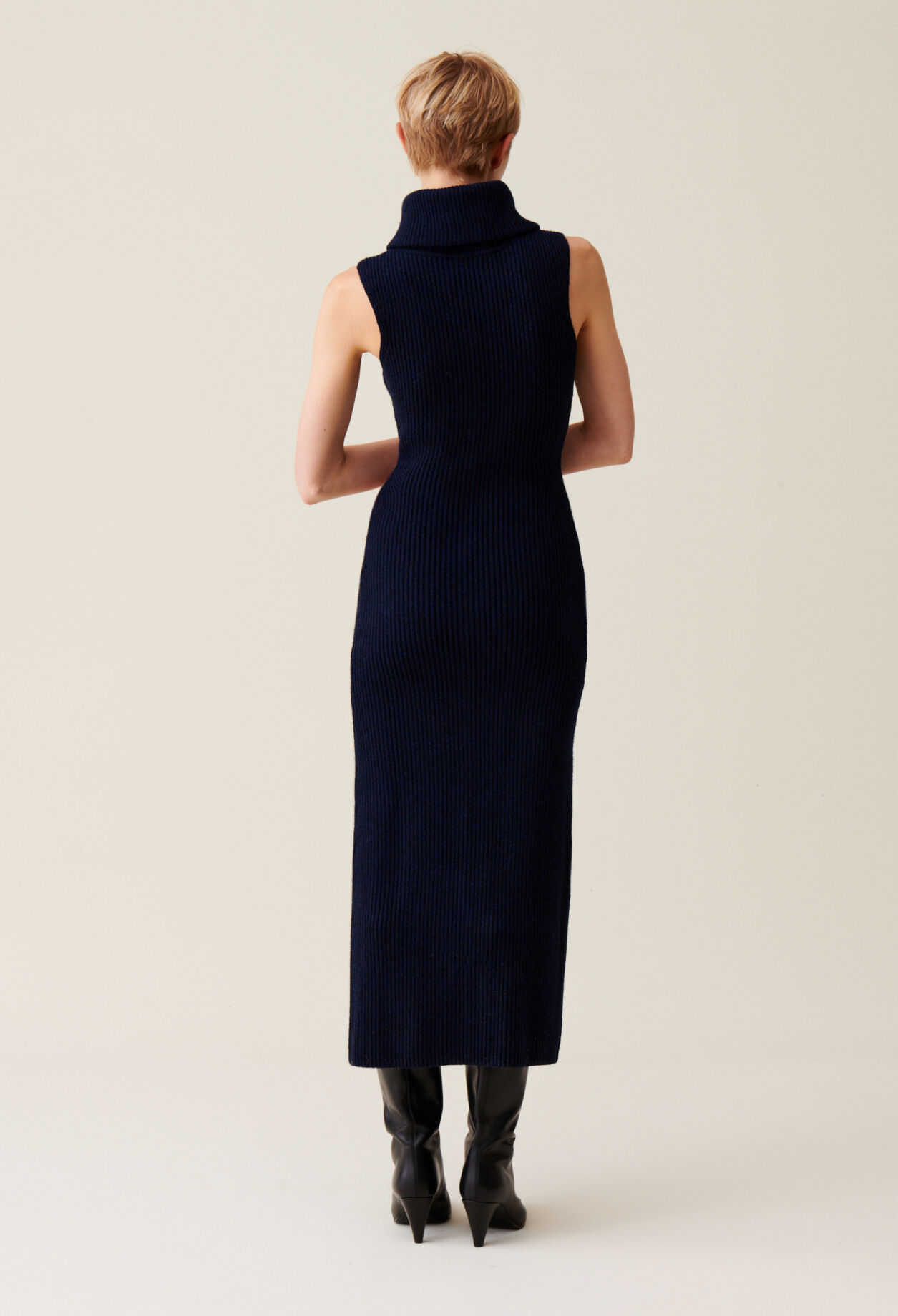 Vestido de punto con cremallera