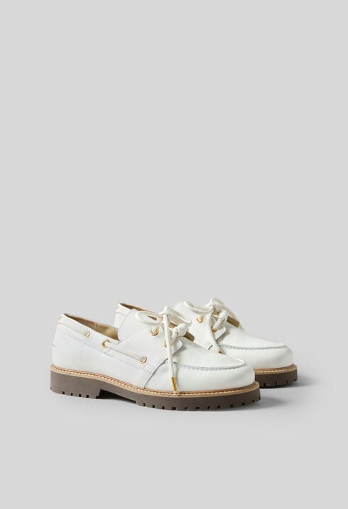 Zapatos n&aacute;uticos de piel