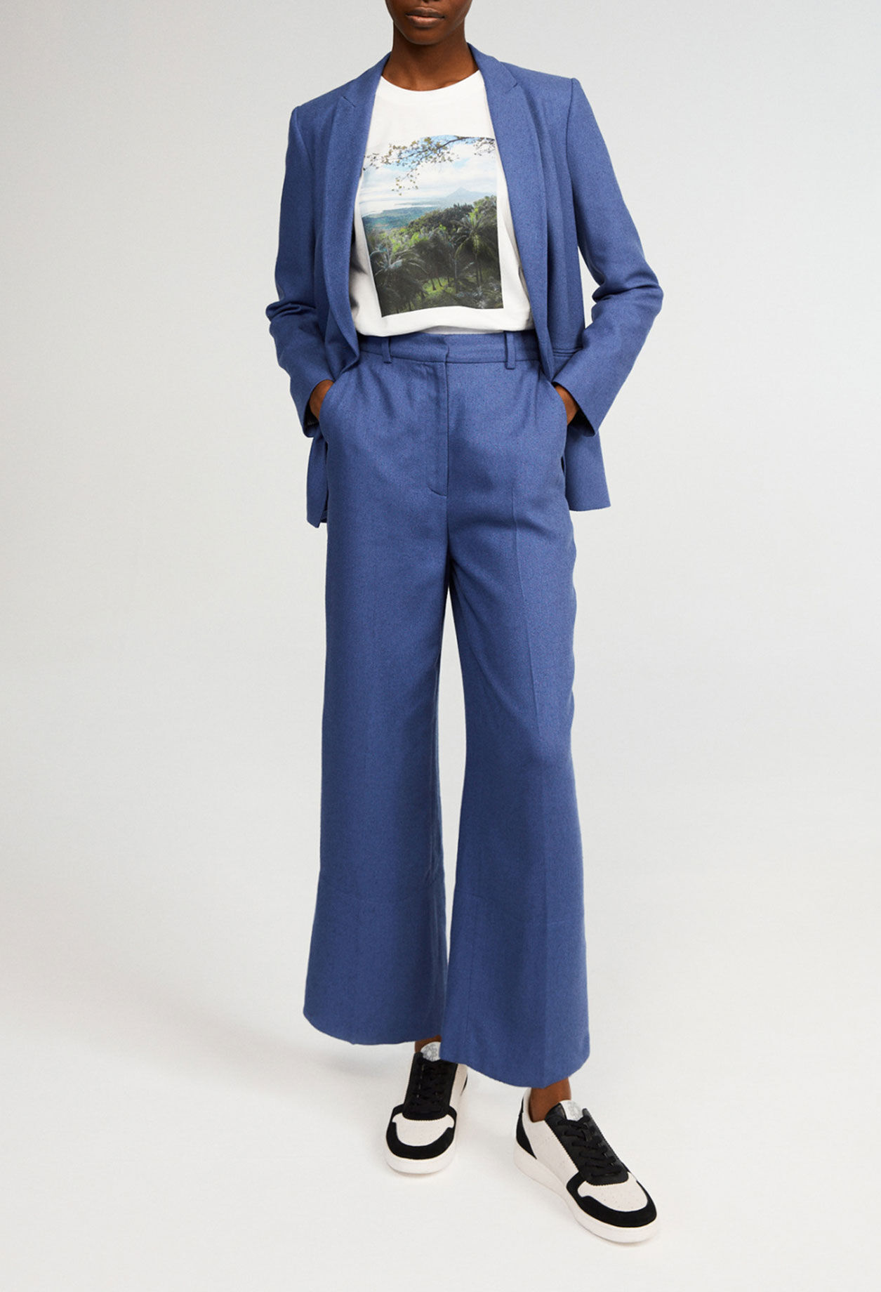 Pantalón acampanado