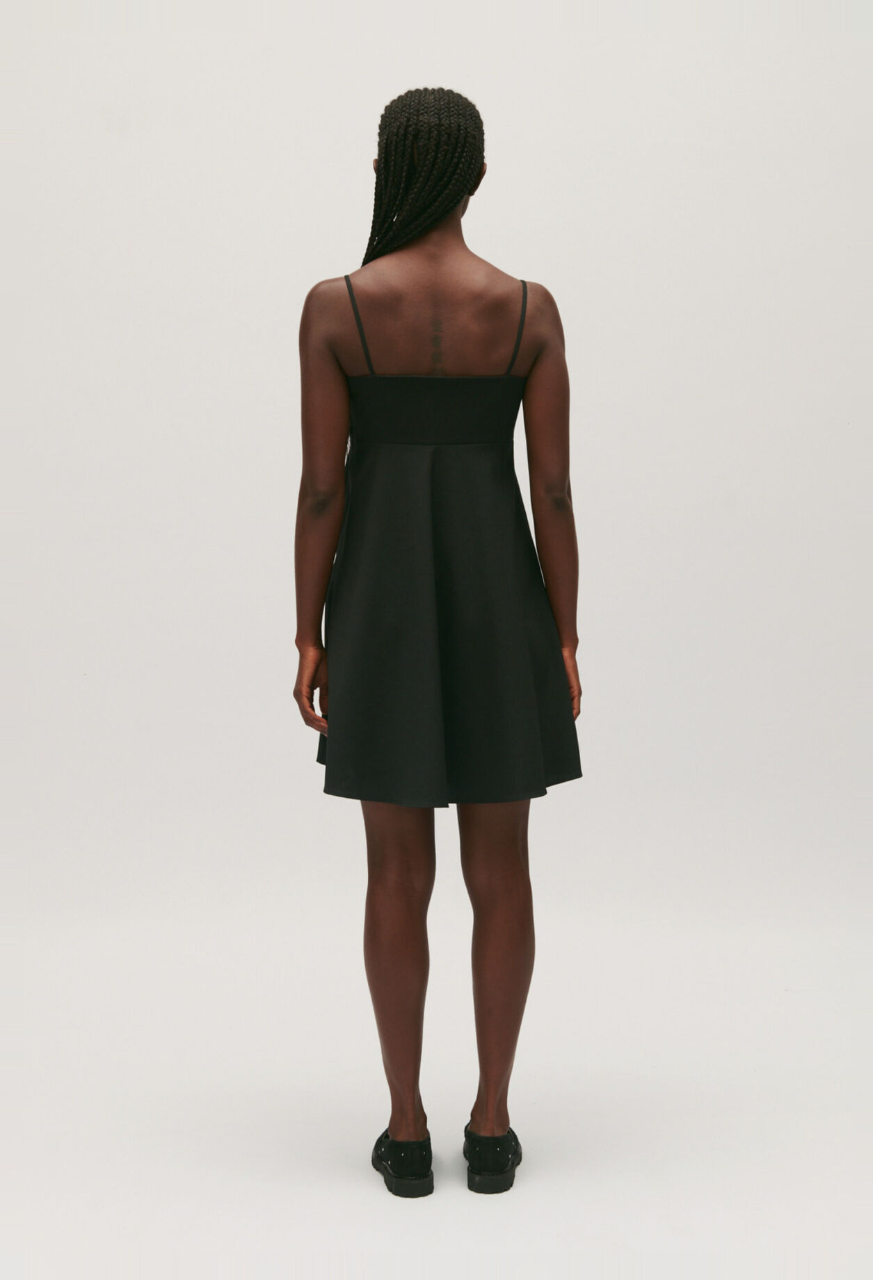 Vestido negro corto