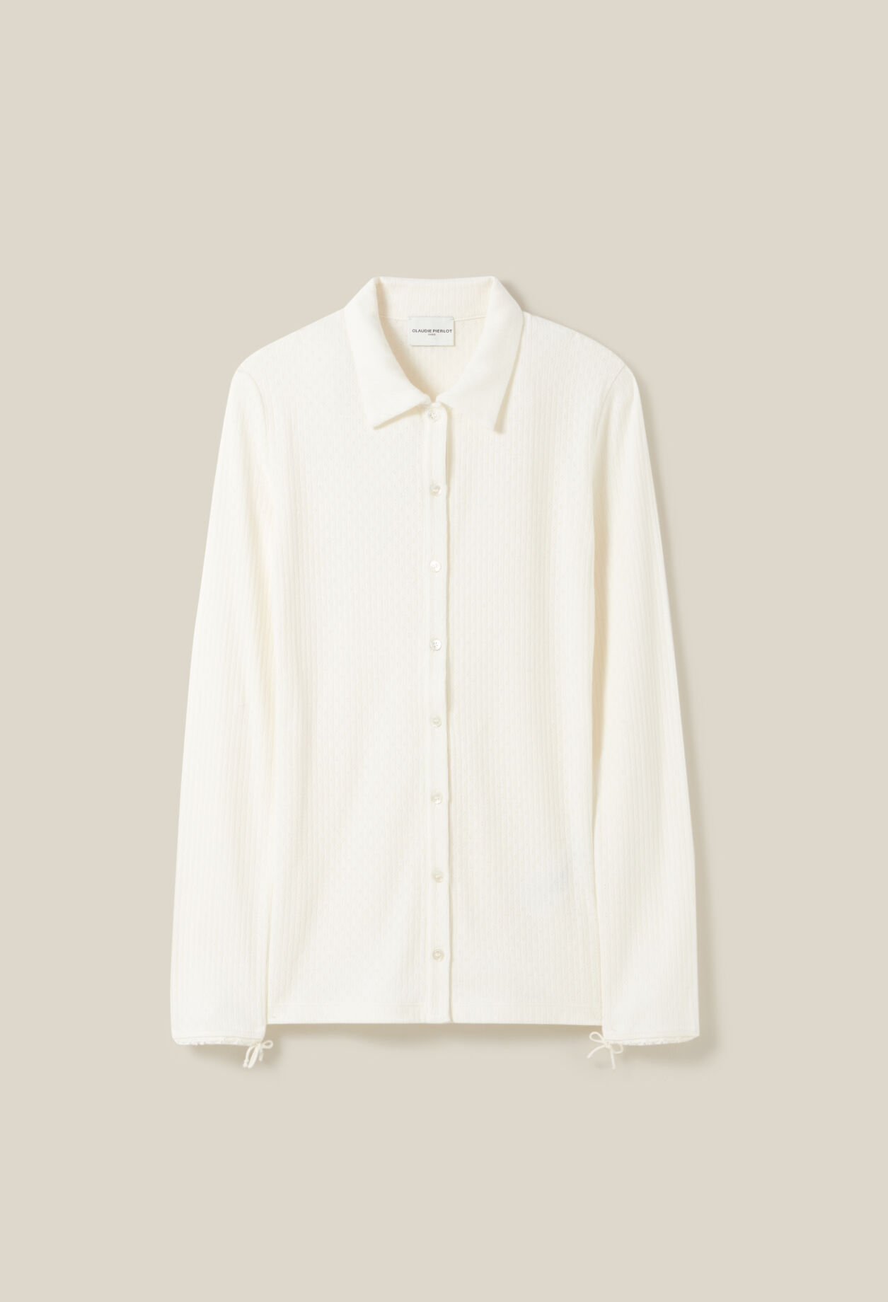 Top crudo con cuello de camisa