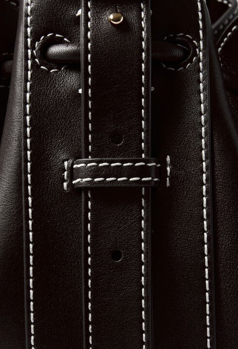 Bolso de cuero tipo saco