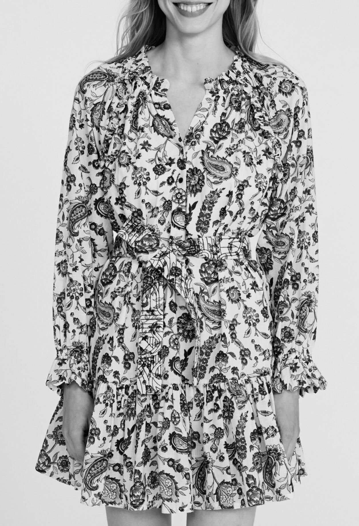 Vestido con cinturón y estampado floral