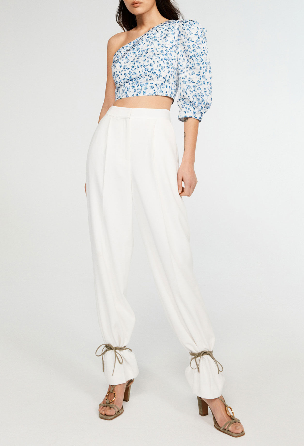 Blusa asimétrica