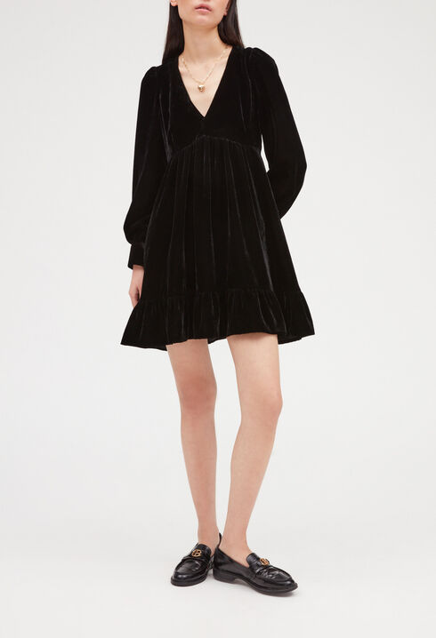 Vestido corto de terciopelo negro