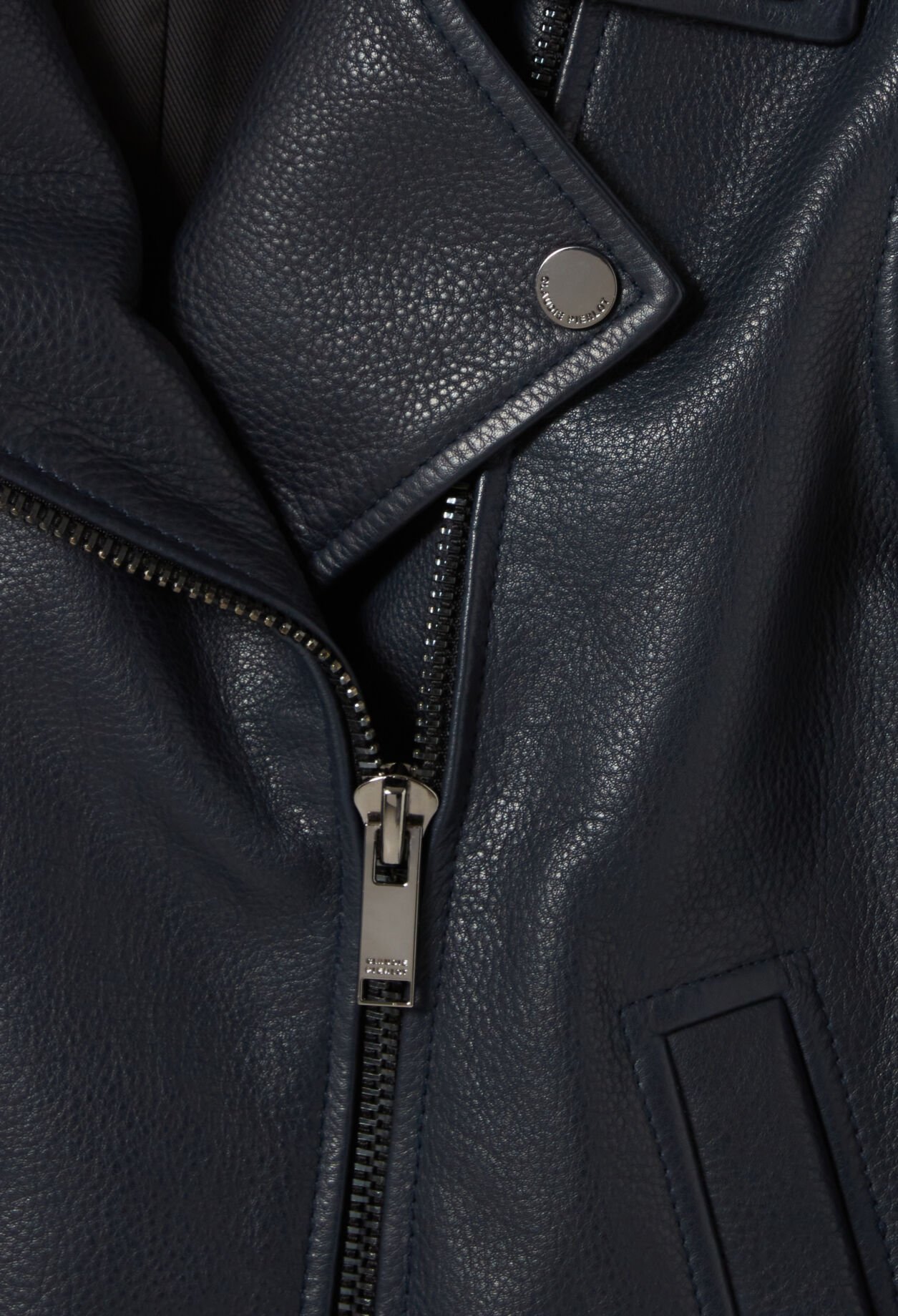 Chaqueta de cuero granulado negro