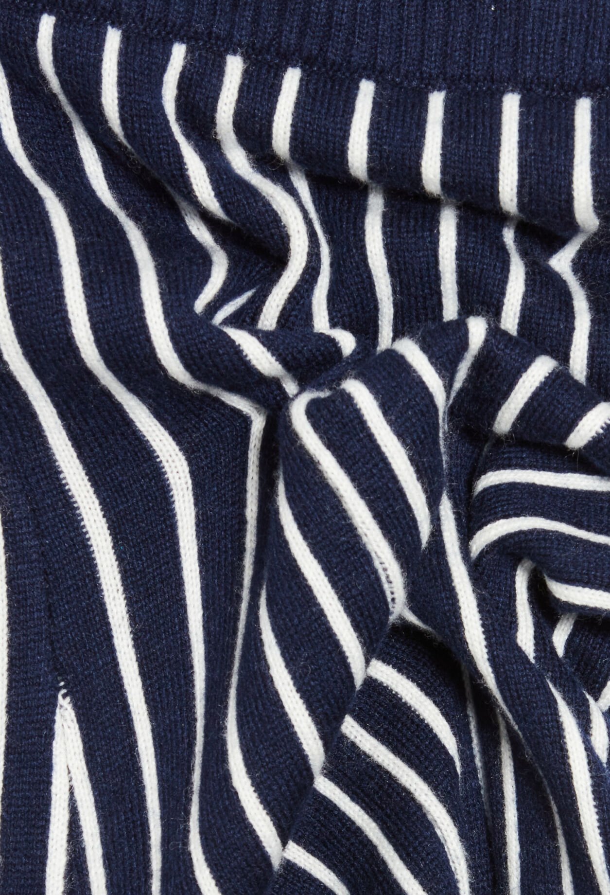 Pantalón de punto a rayas