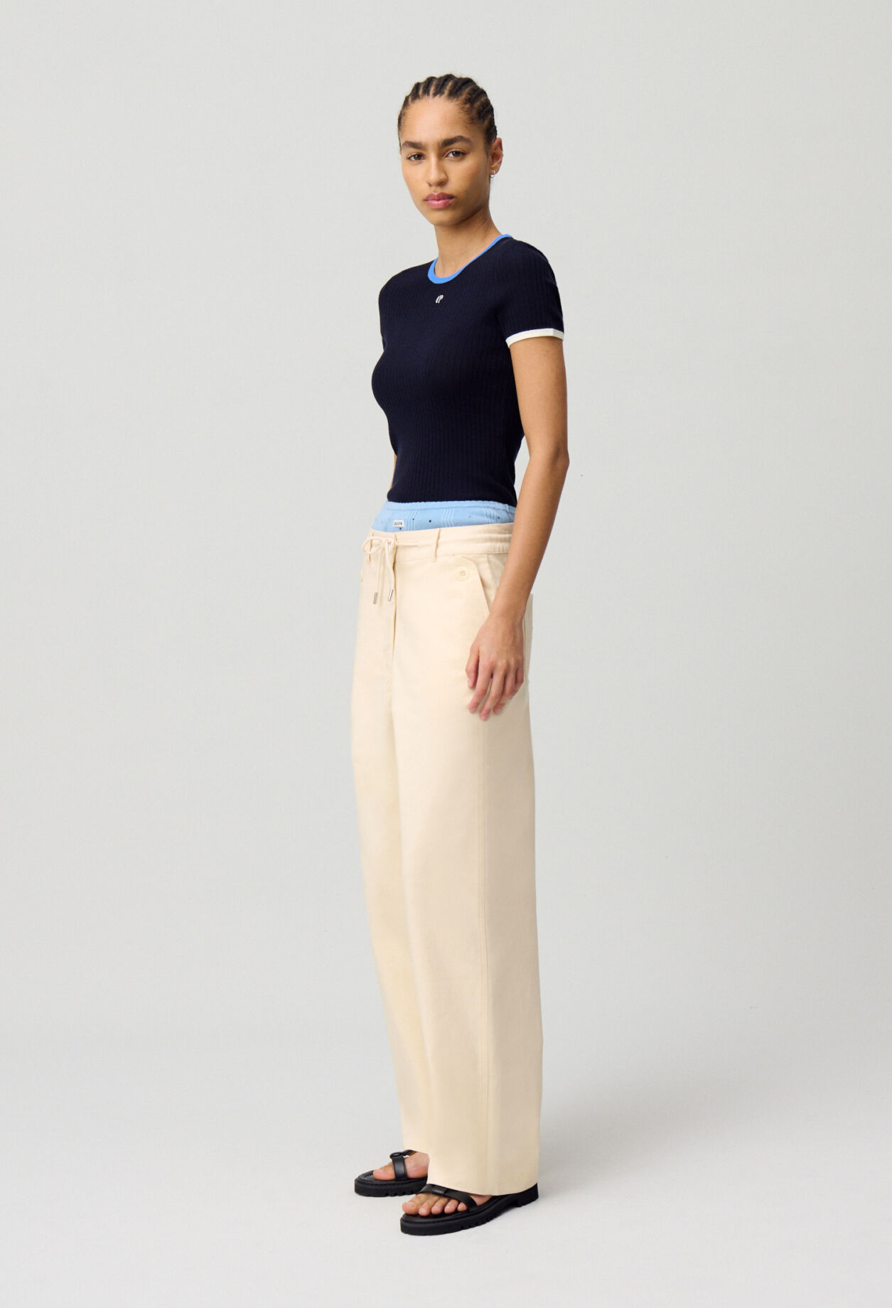 Pantalón cargo tiro bajo