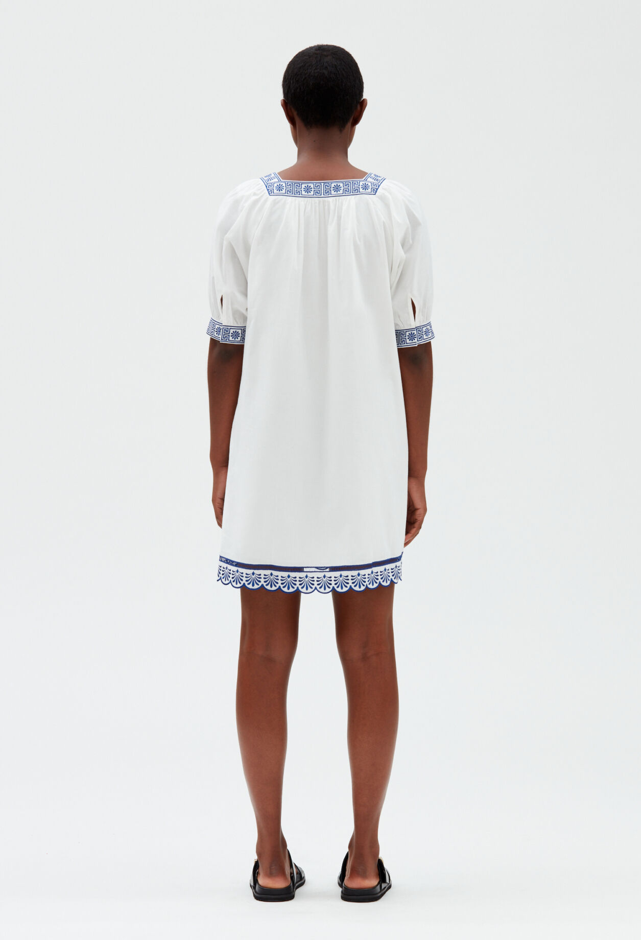 Vestido corto crudo