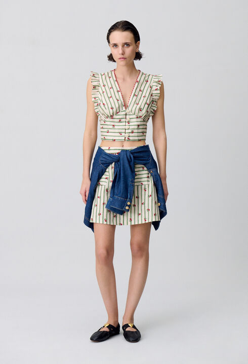 Top con volante y estampado