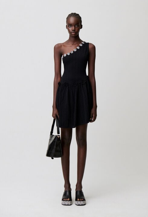 Vestido de punto con flores crochet