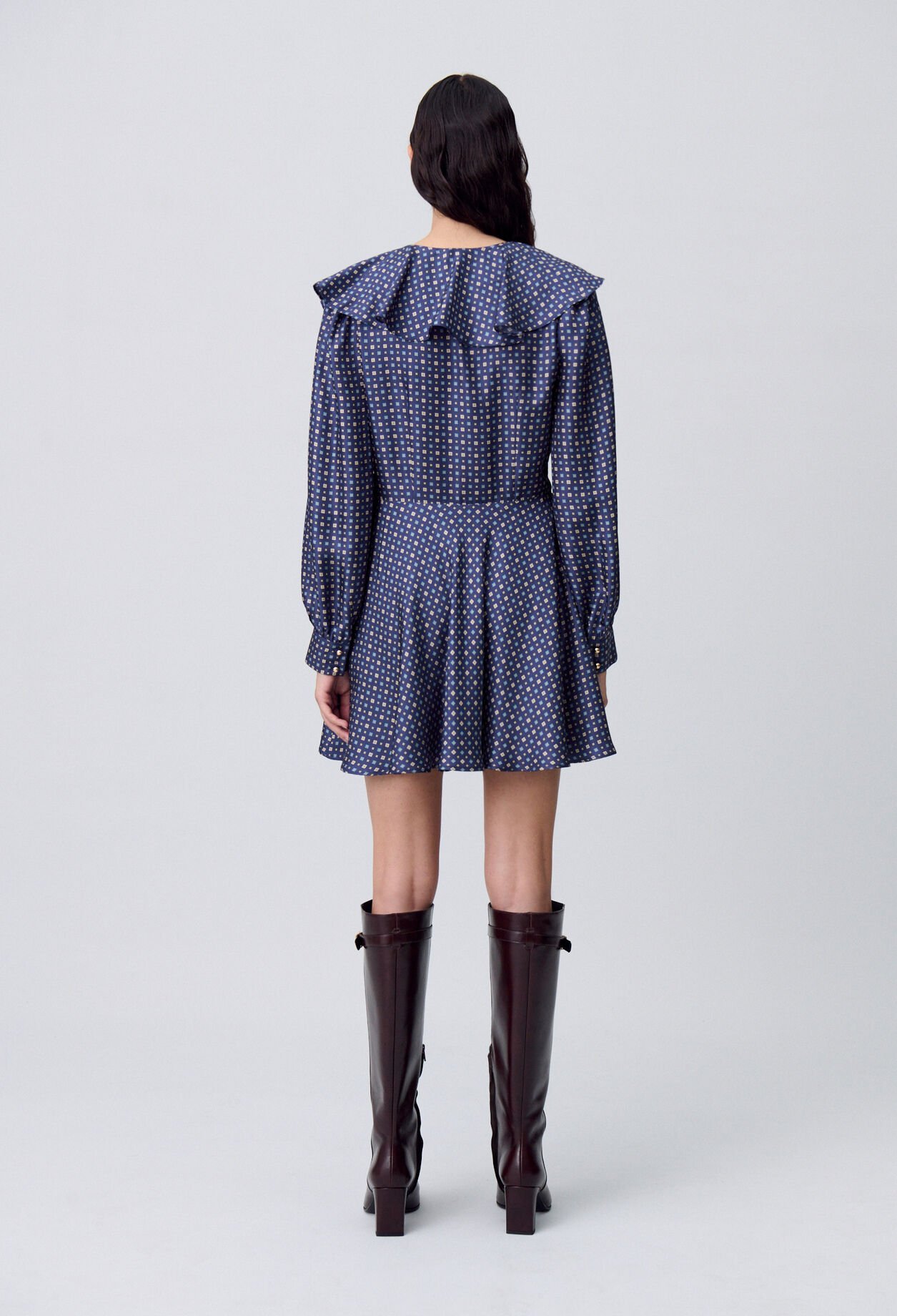Vestido corto de seda estampada