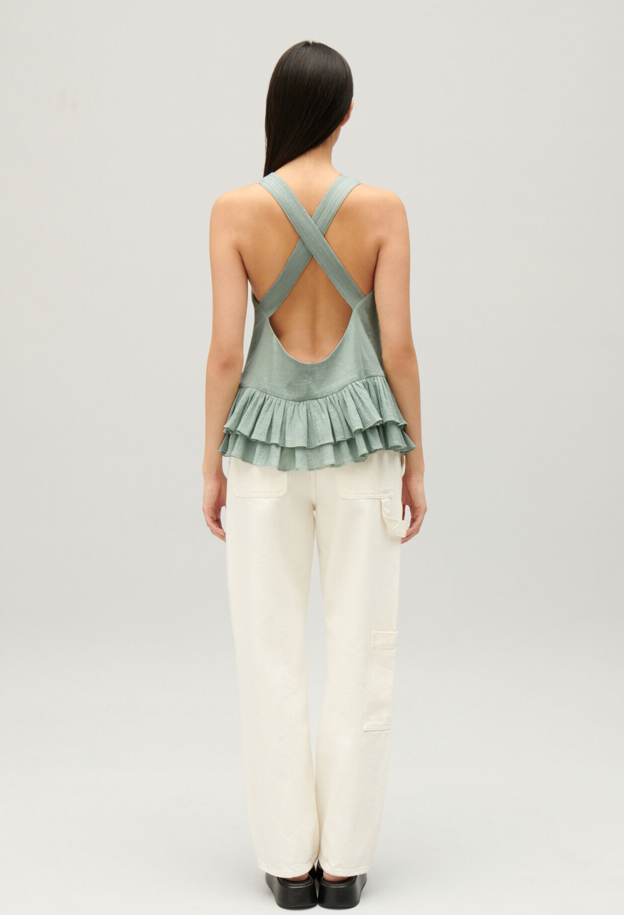 Top corto con volantes