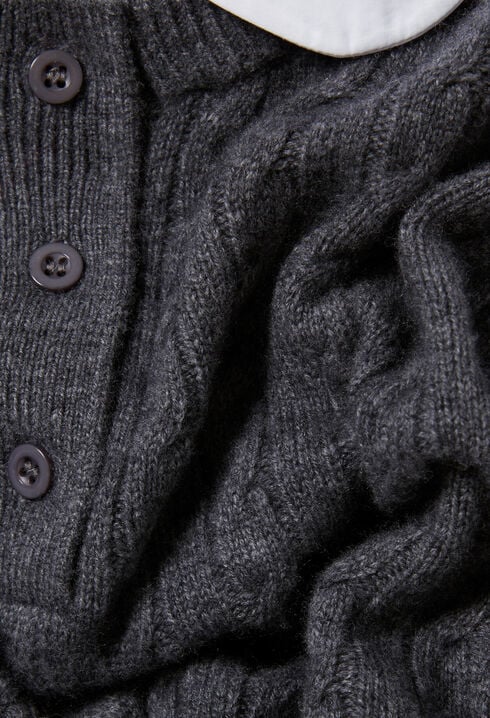 Jersey con cuello bebé.