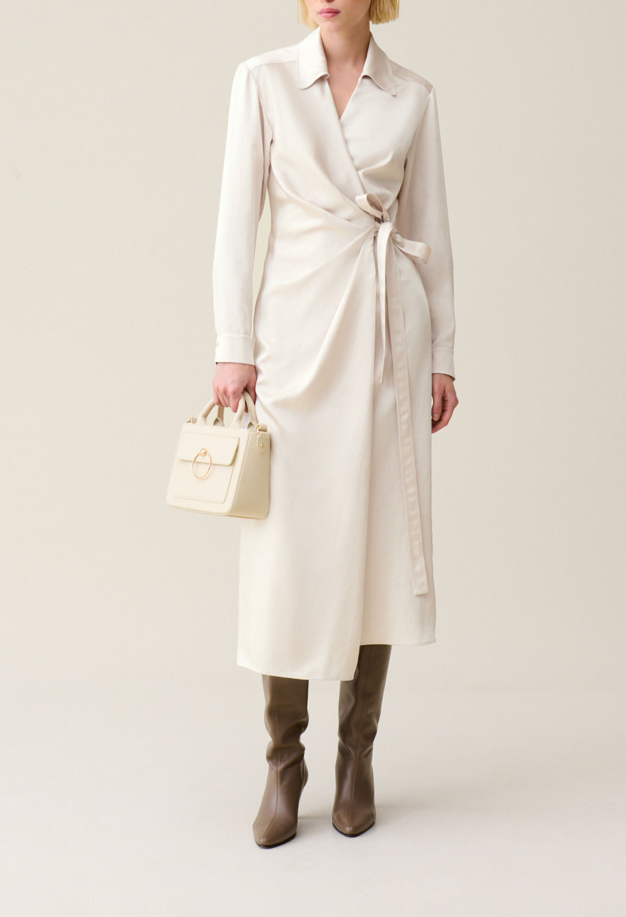 Vestido midi cruzado