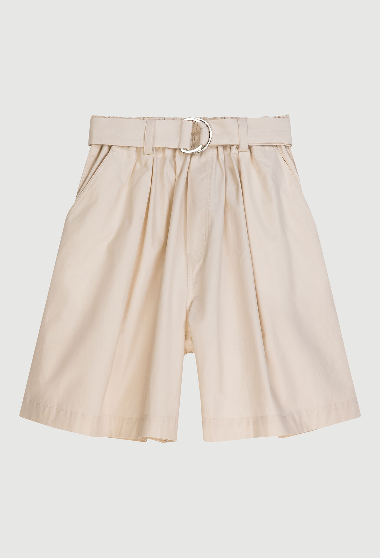 Bermudas entalladas