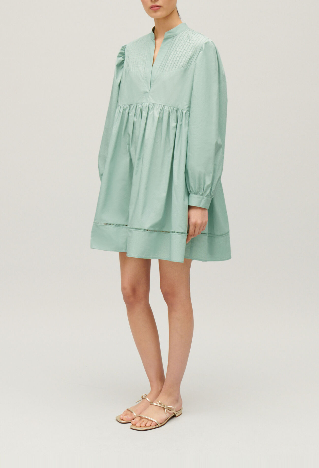 Vestido con cuello tipo kimono