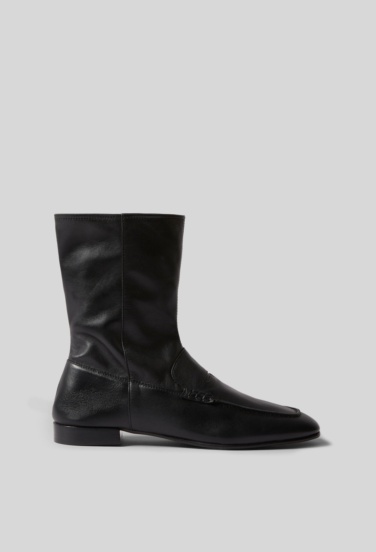 Botines de cuero estilo mocasín