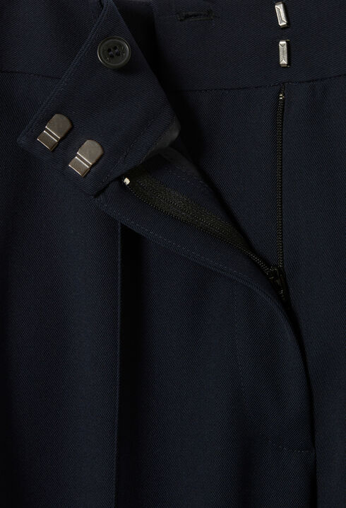 Pantalón de traje tipo pitillo