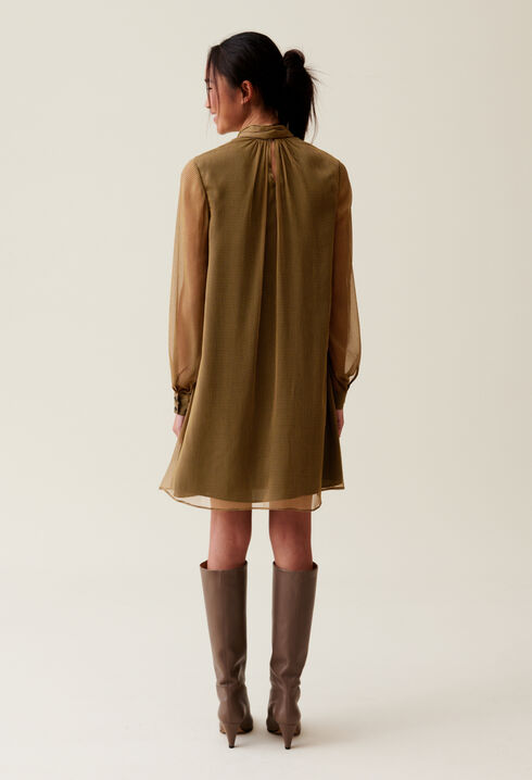 Vestido fluido con cuello lazo