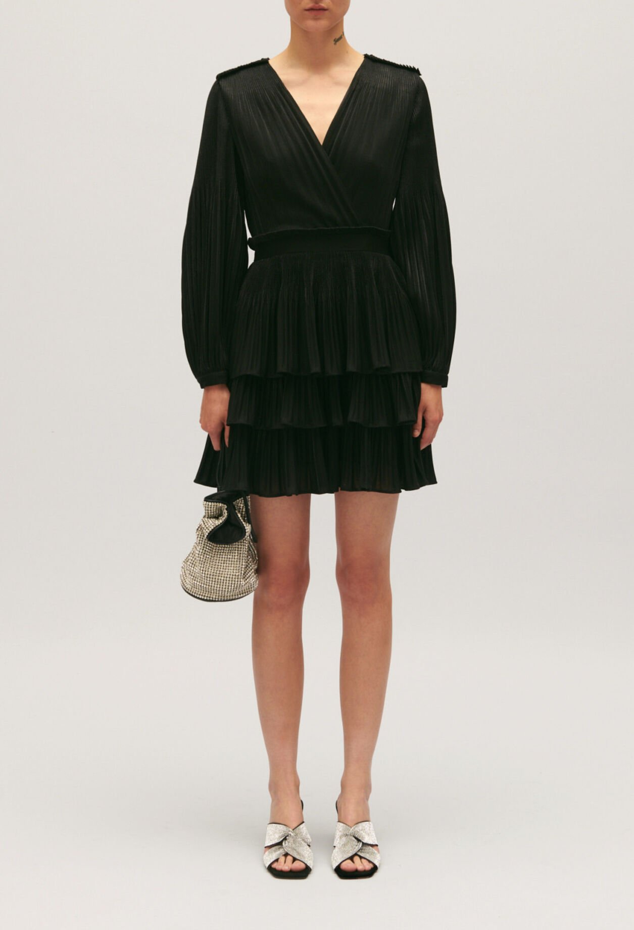 Vestido corto plisado negro