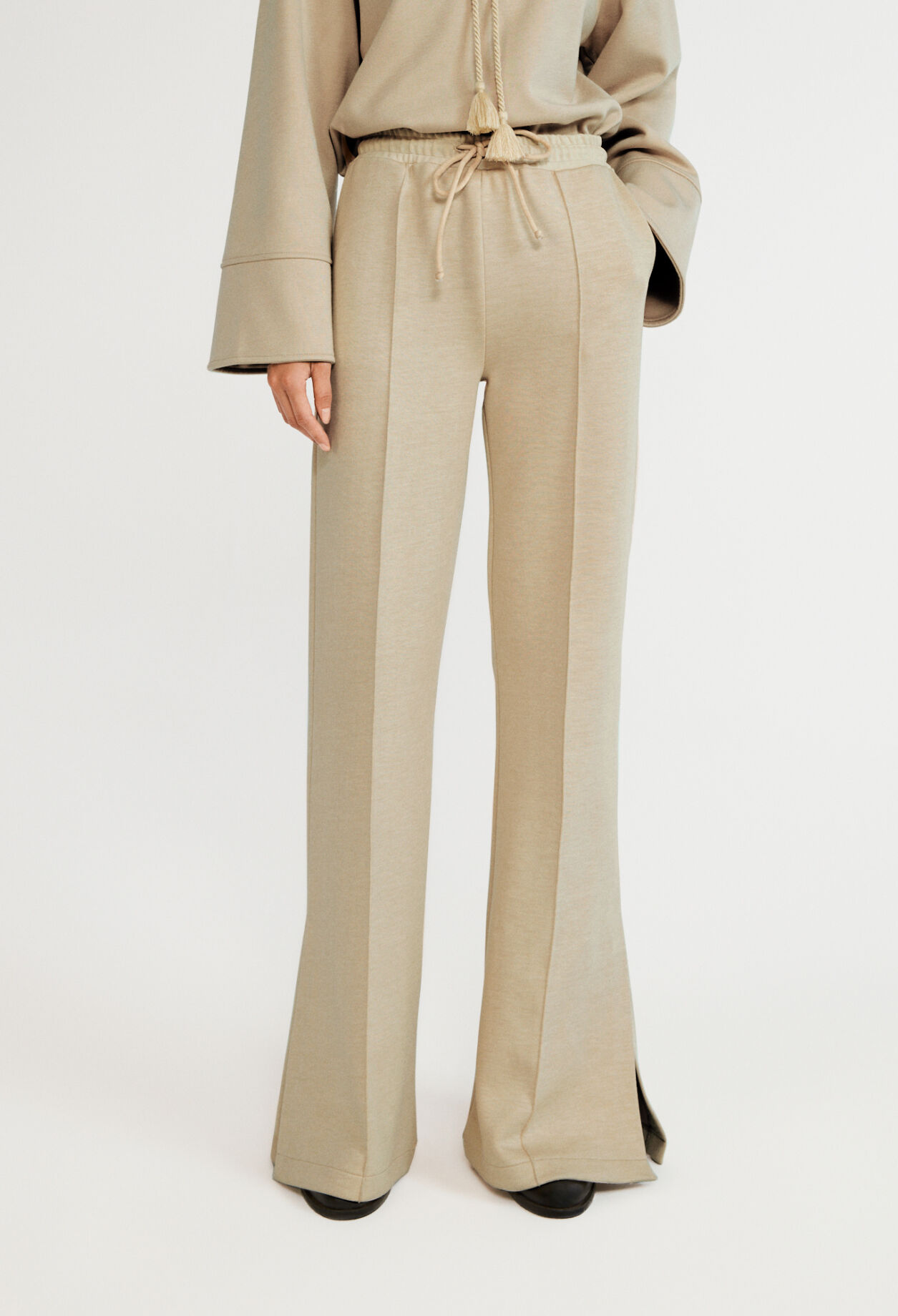 Pantalones acampanados