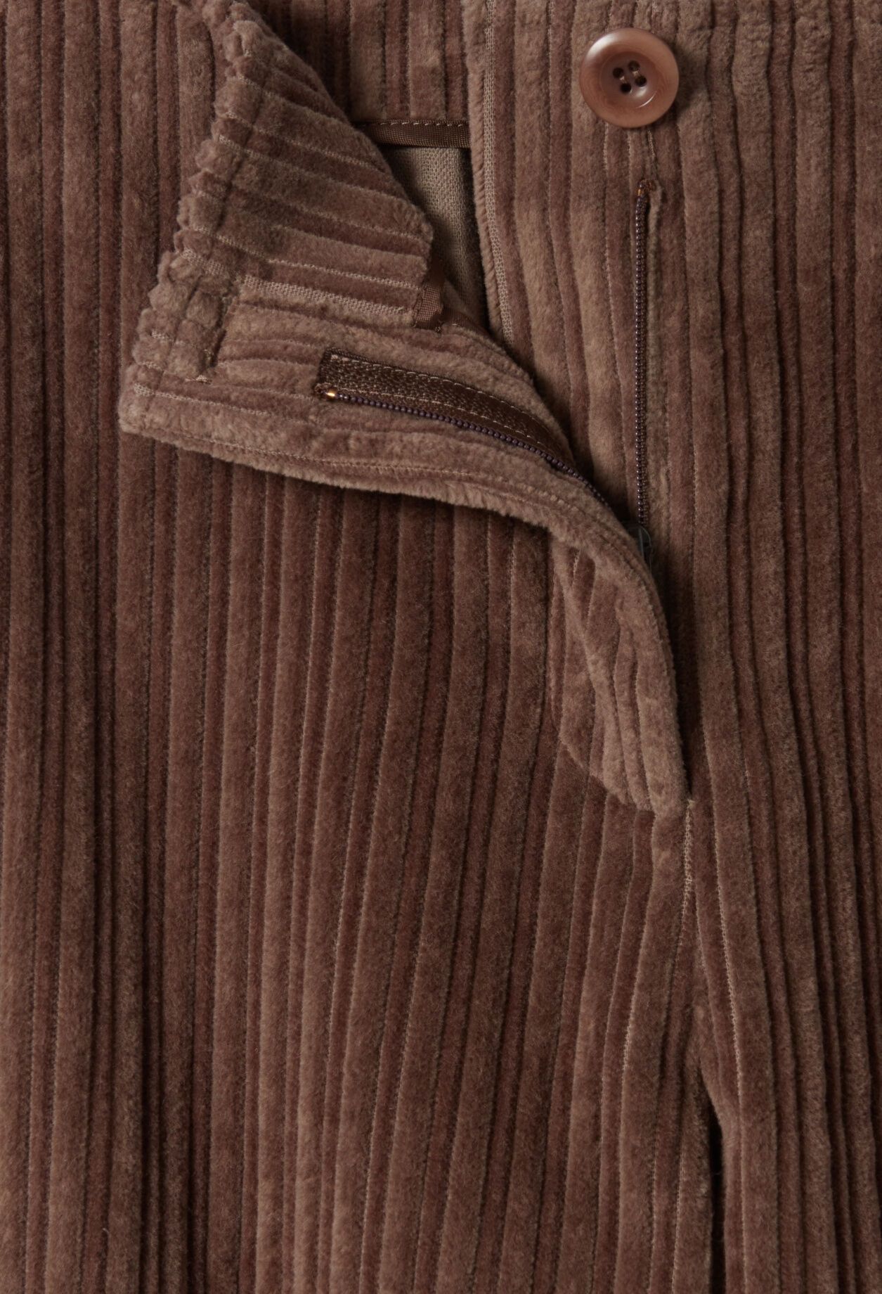 Pantalón cargo ancho de pana