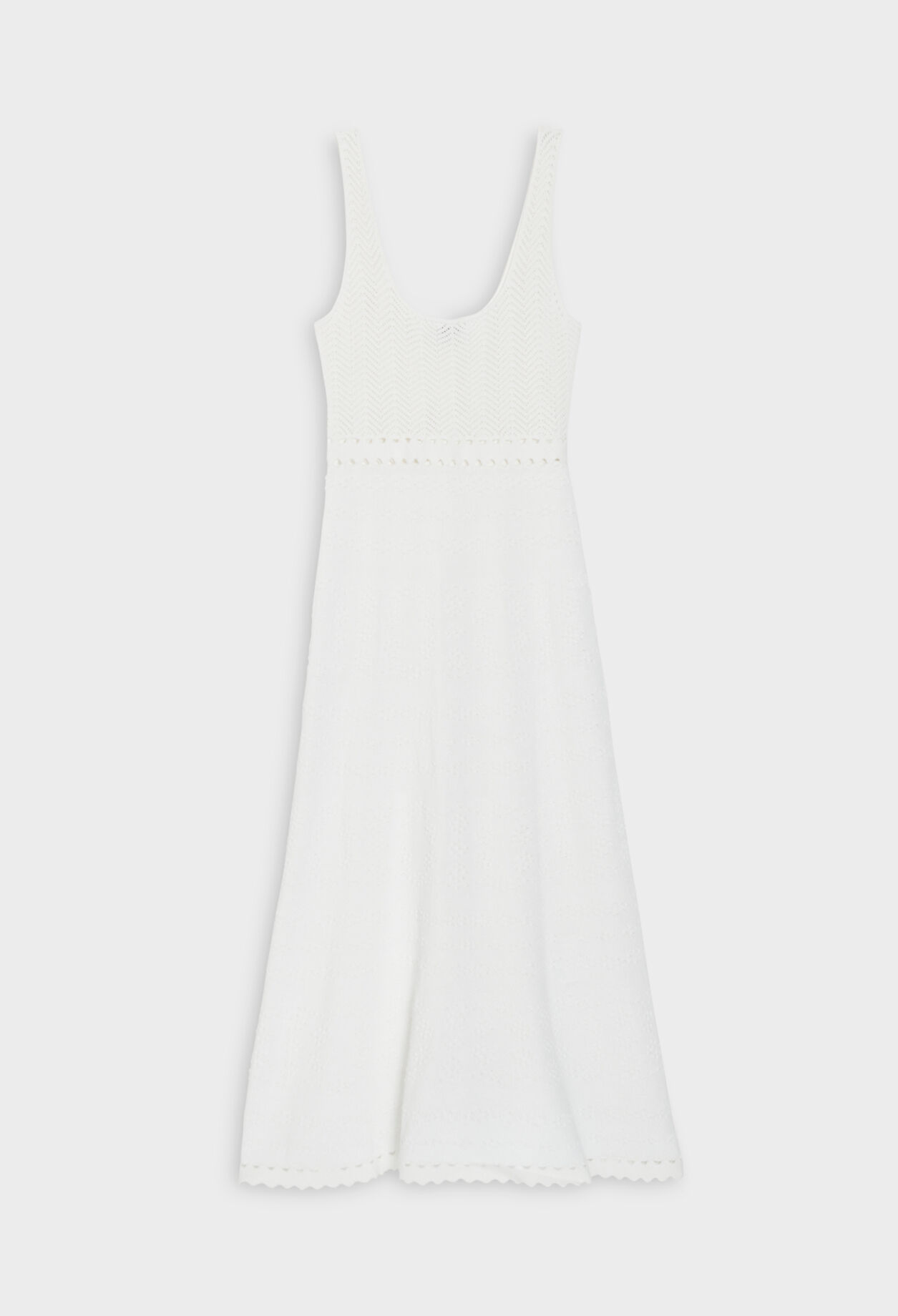 Vestido semilargo punto