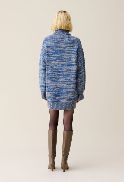 Vestido corto de lana cuello alto