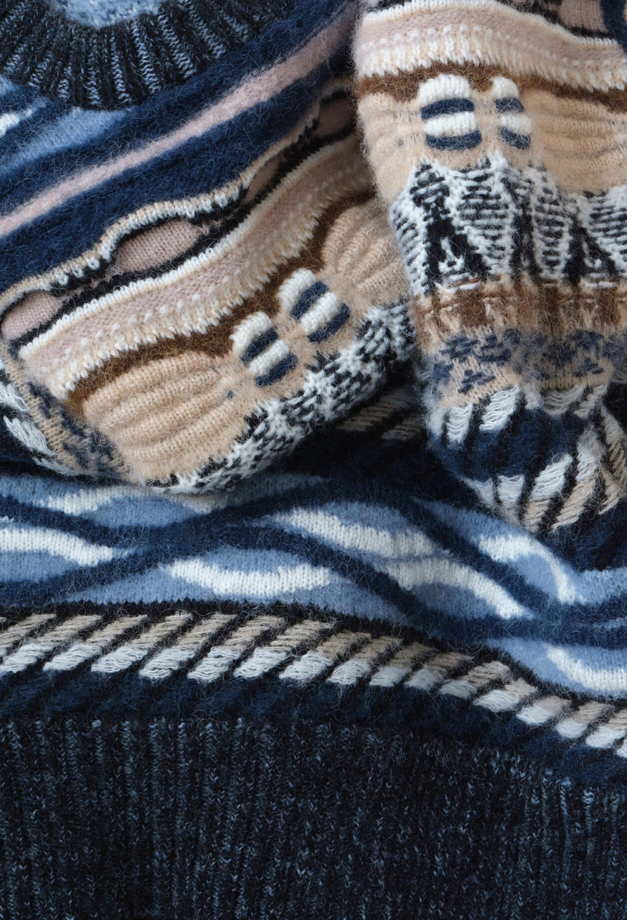 Jersey corto con rayas y estampados