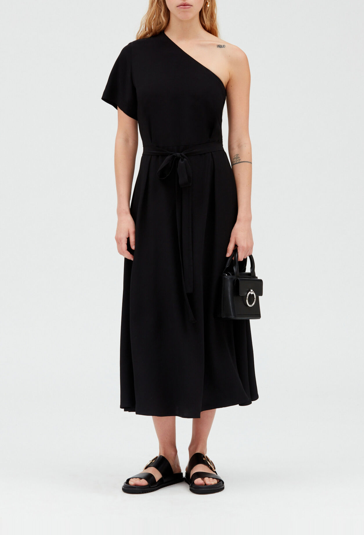 Vestido midi asimétrico