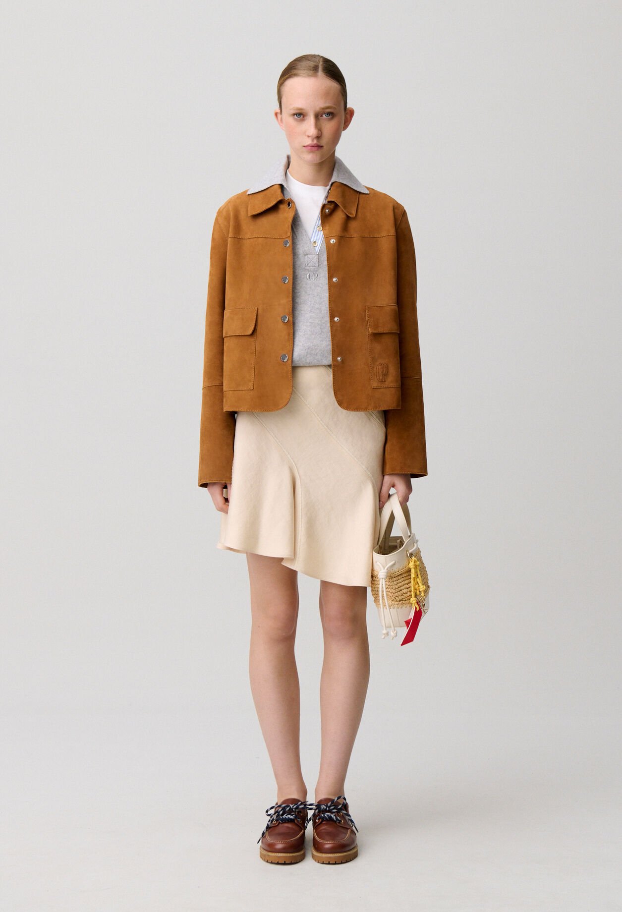 Falda corta asim&eacute;trica