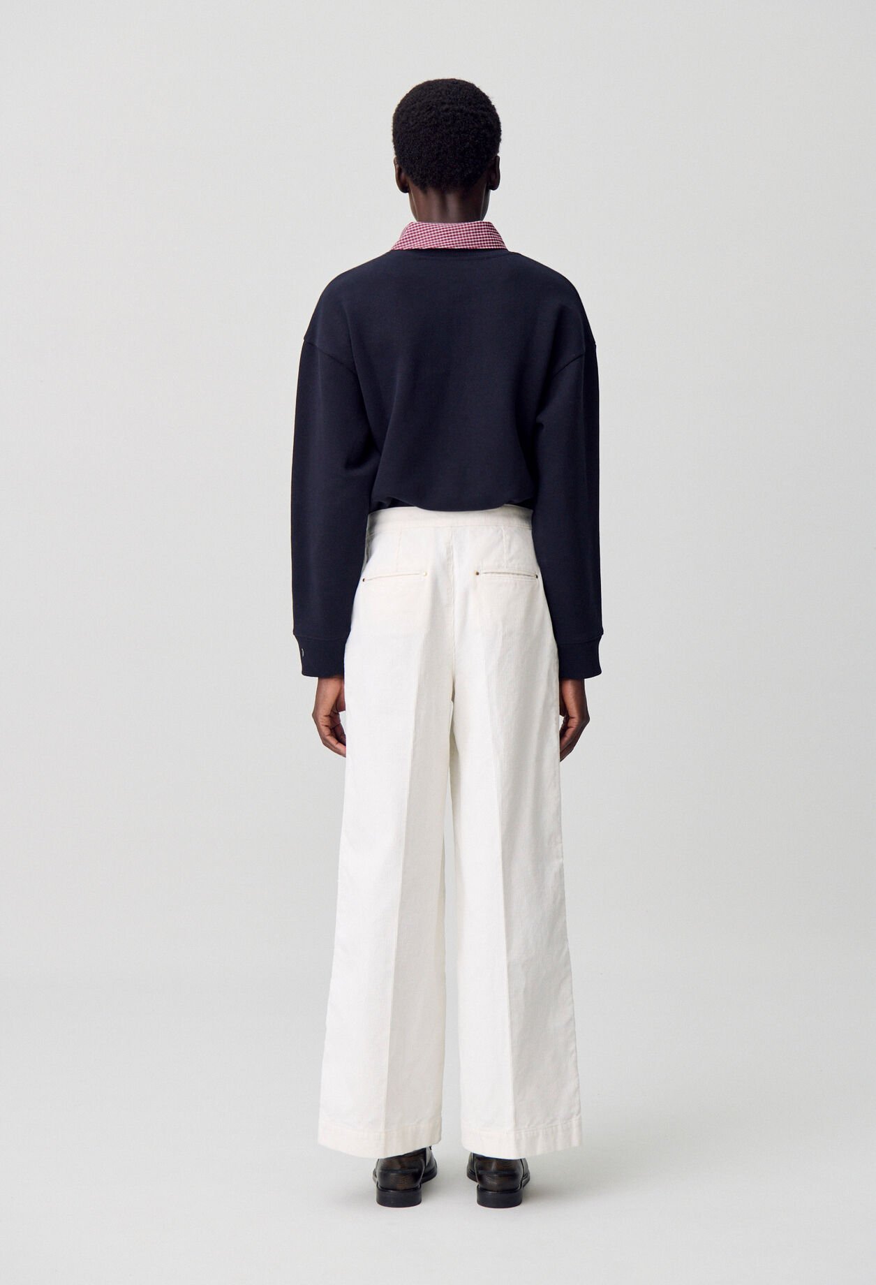 Pantalón vaquero con botones
