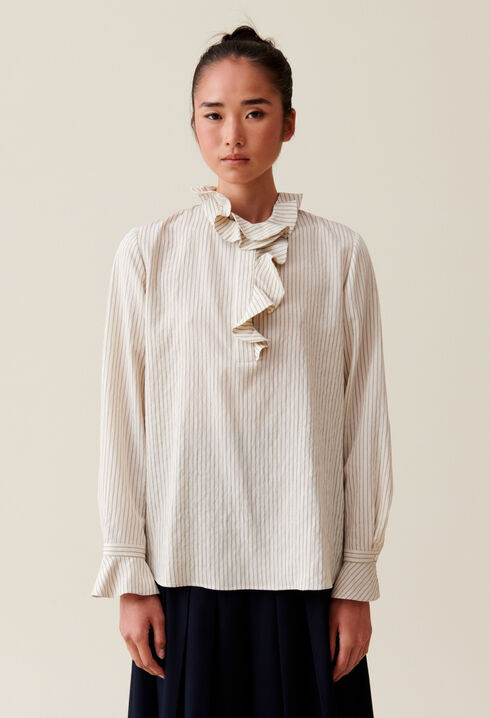 Blusa a rayas con volantes