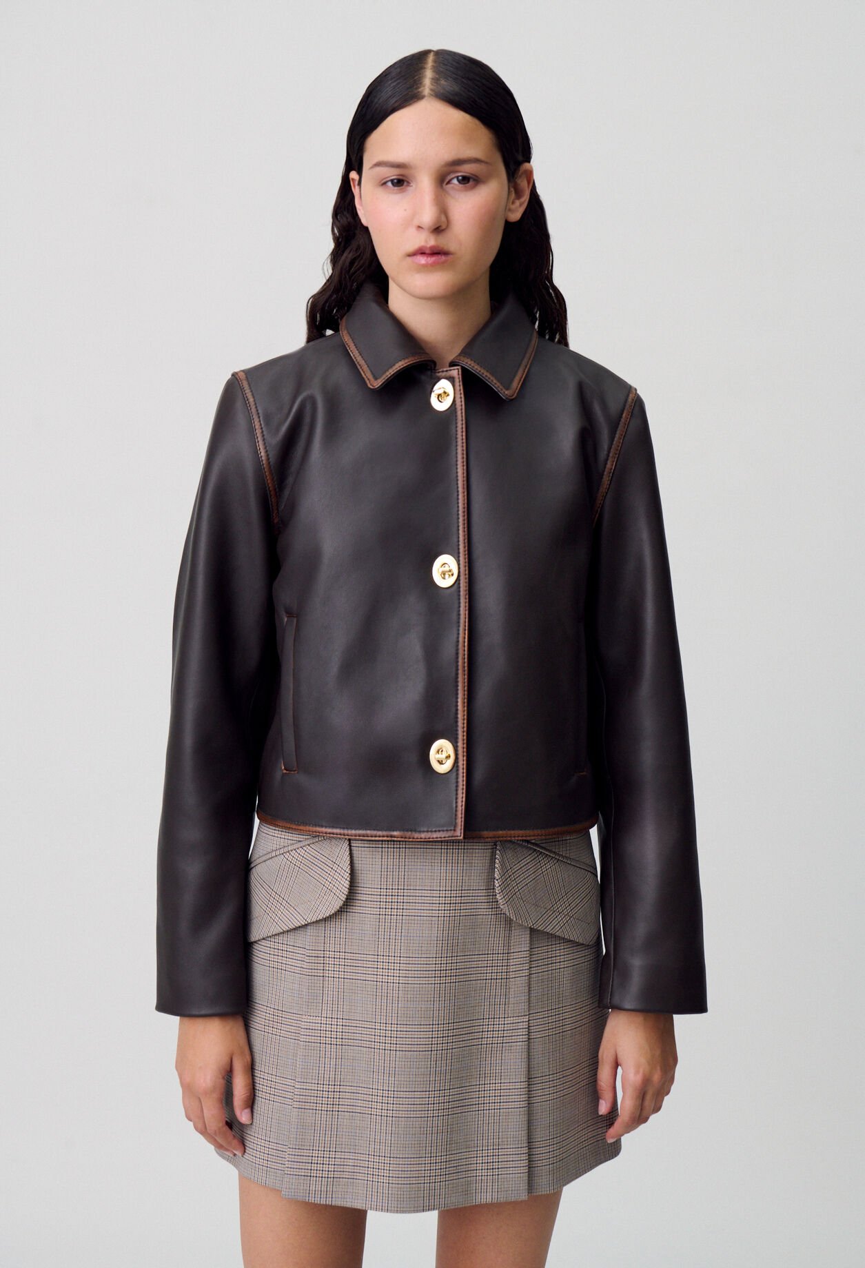 Chaqueta corta de cuero envejecido