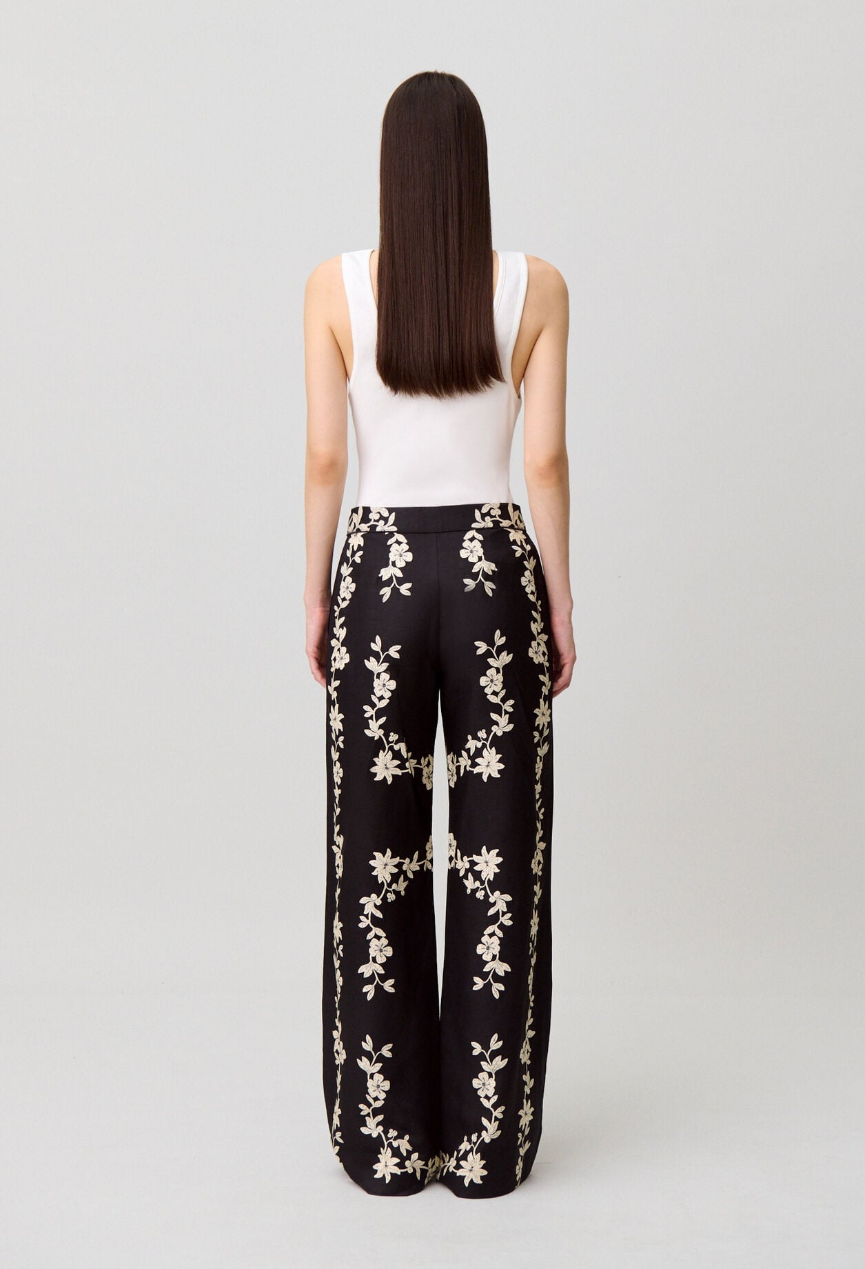 Pantal&oacute;n ancho de flores