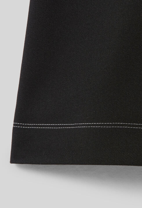 Falda recta pespuntes contraste